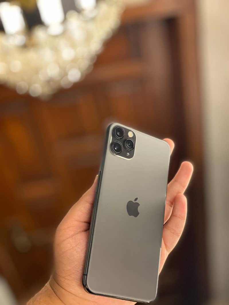 Apple iPhone 11 Pro Max 7
