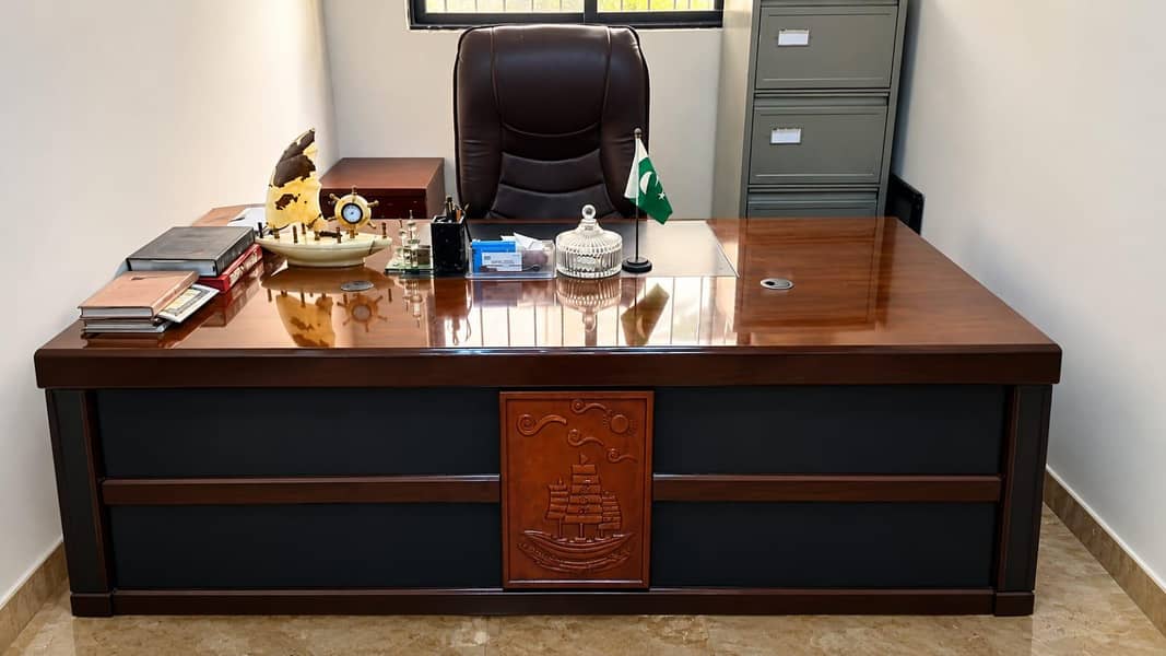 exclusive table 0