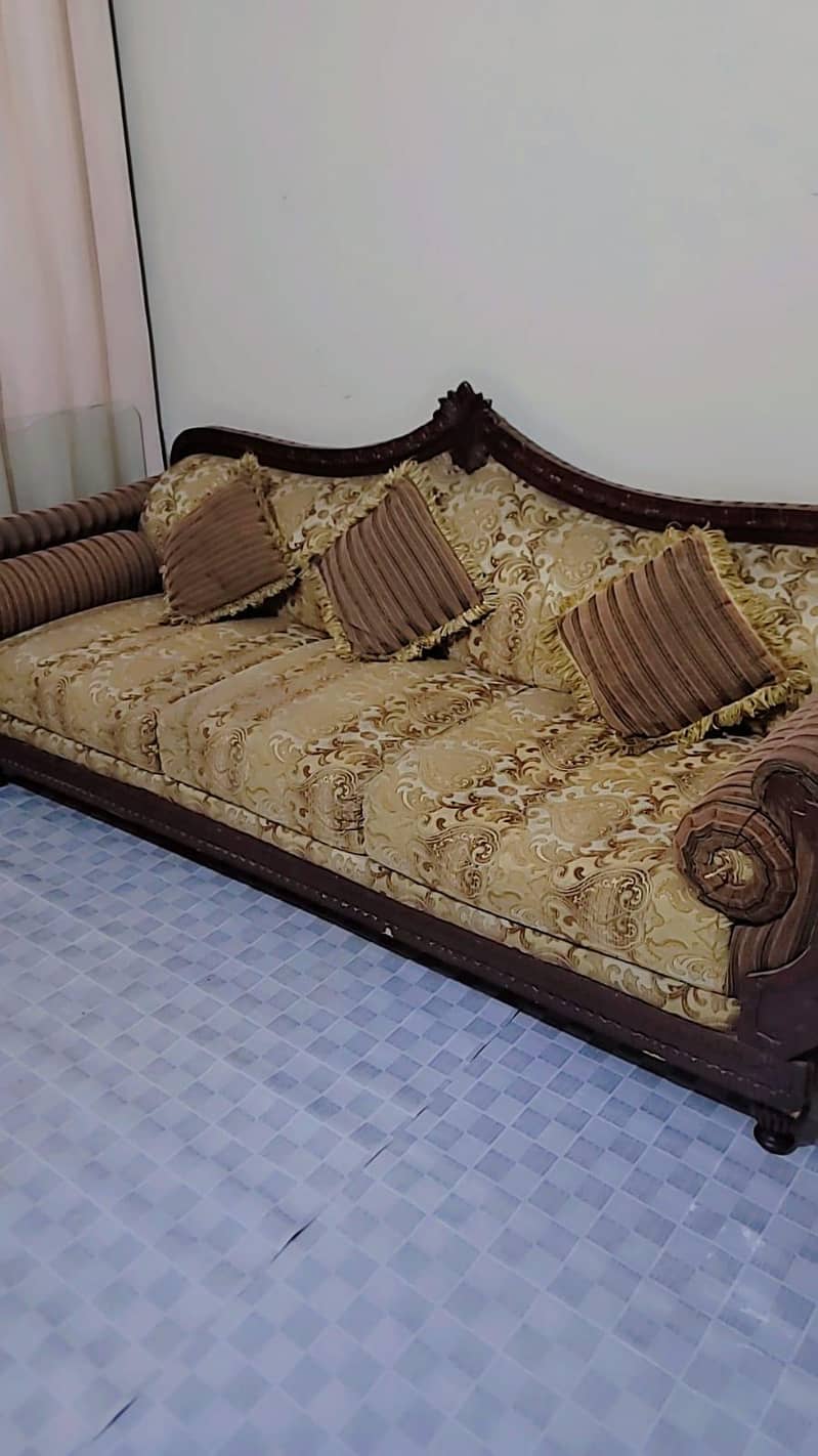 6 sitar sofa 1