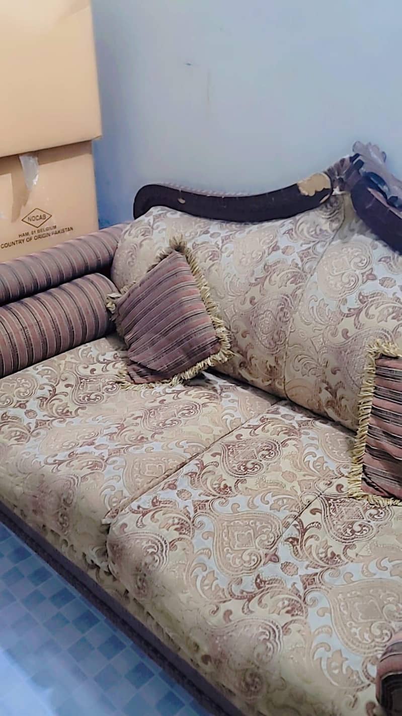 6 sitar sofa 7