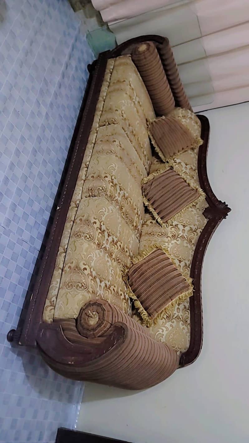 6 sitar sofa 9