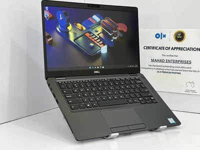 dell 5300 core i7 8th gen - Touchscreen- facelock- 10/10