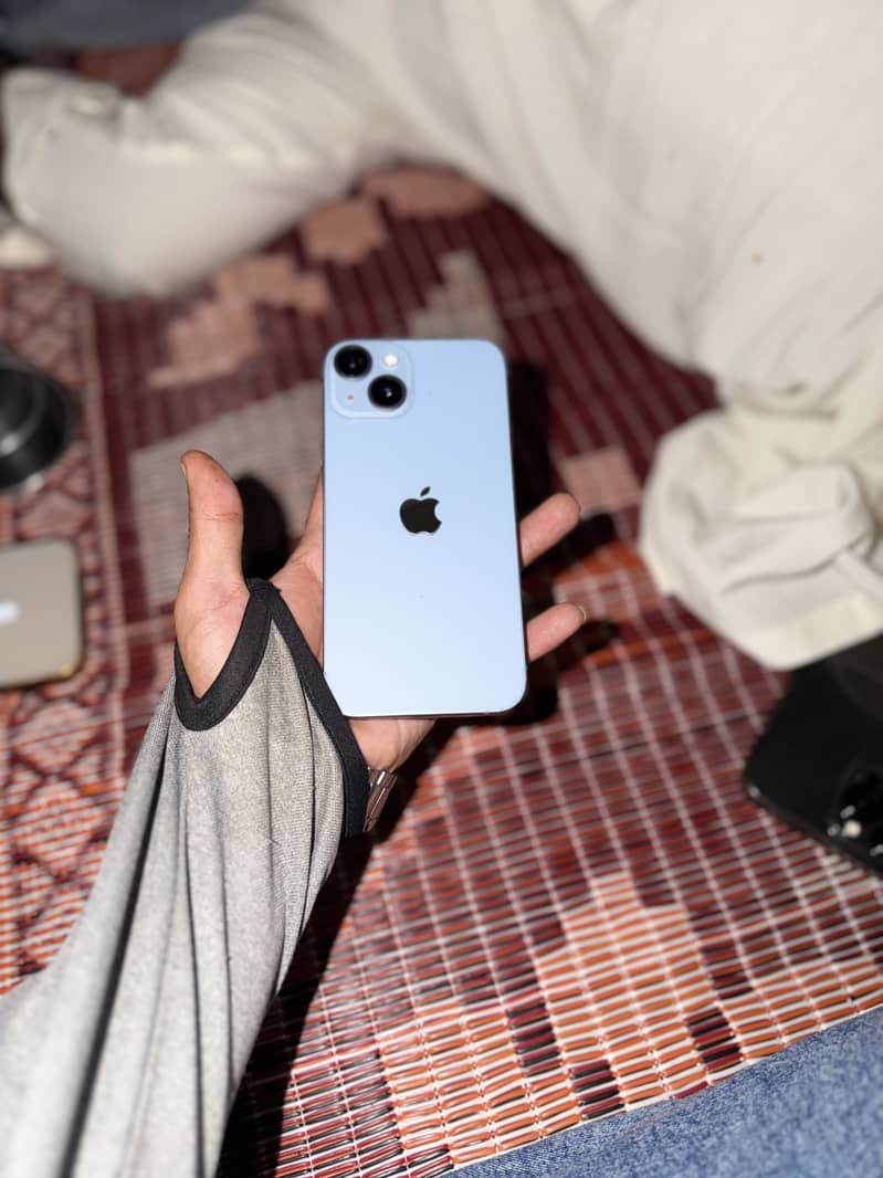 Apple iPhone 14 3