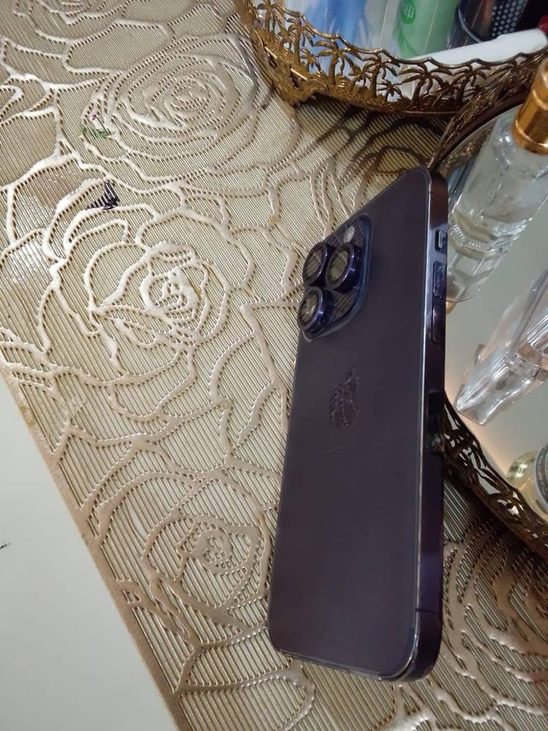 Apple iPhone 14 Pro 1