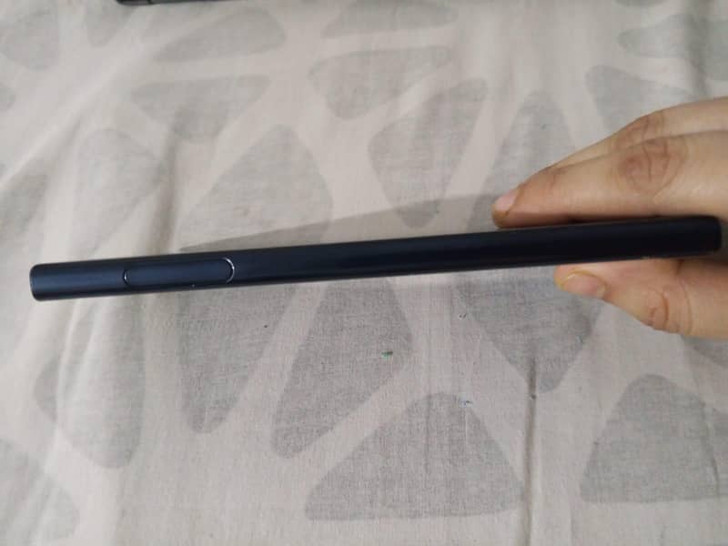 Sony Xperia sov34 4