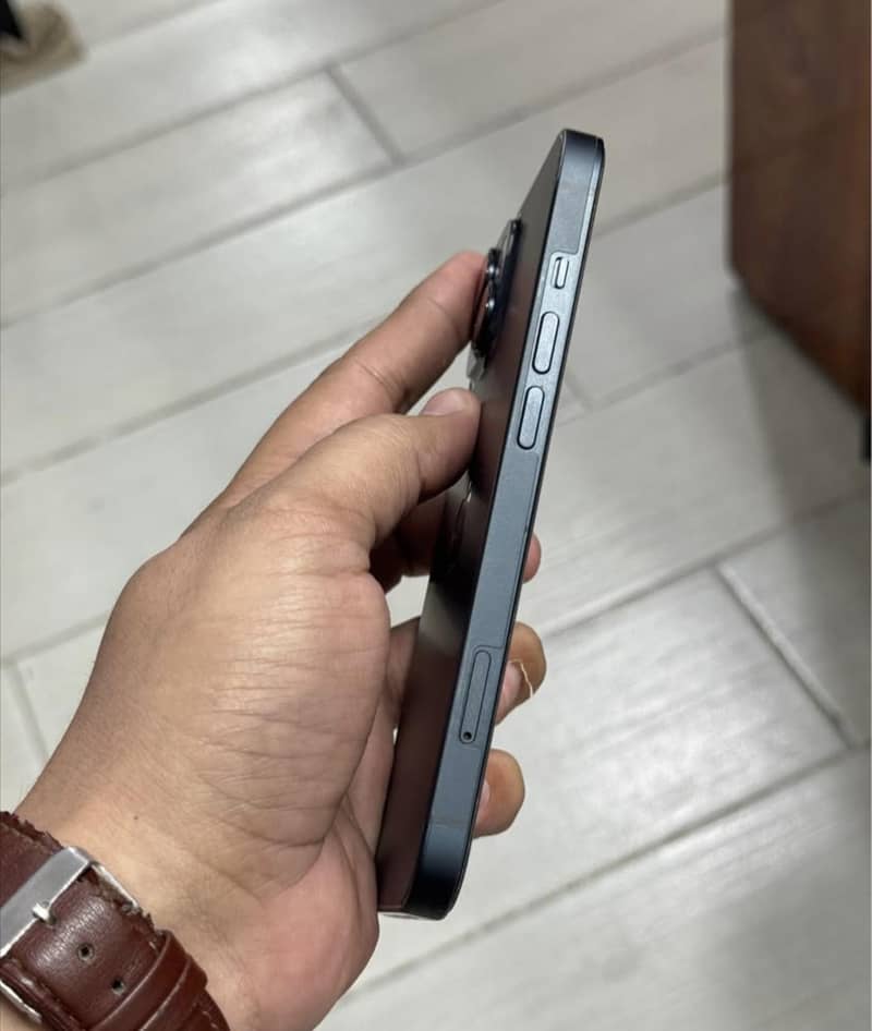 Apple iPhone 14 2