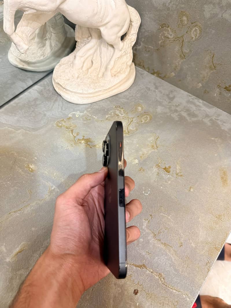 Apple iPhone 14 Pro Max 1