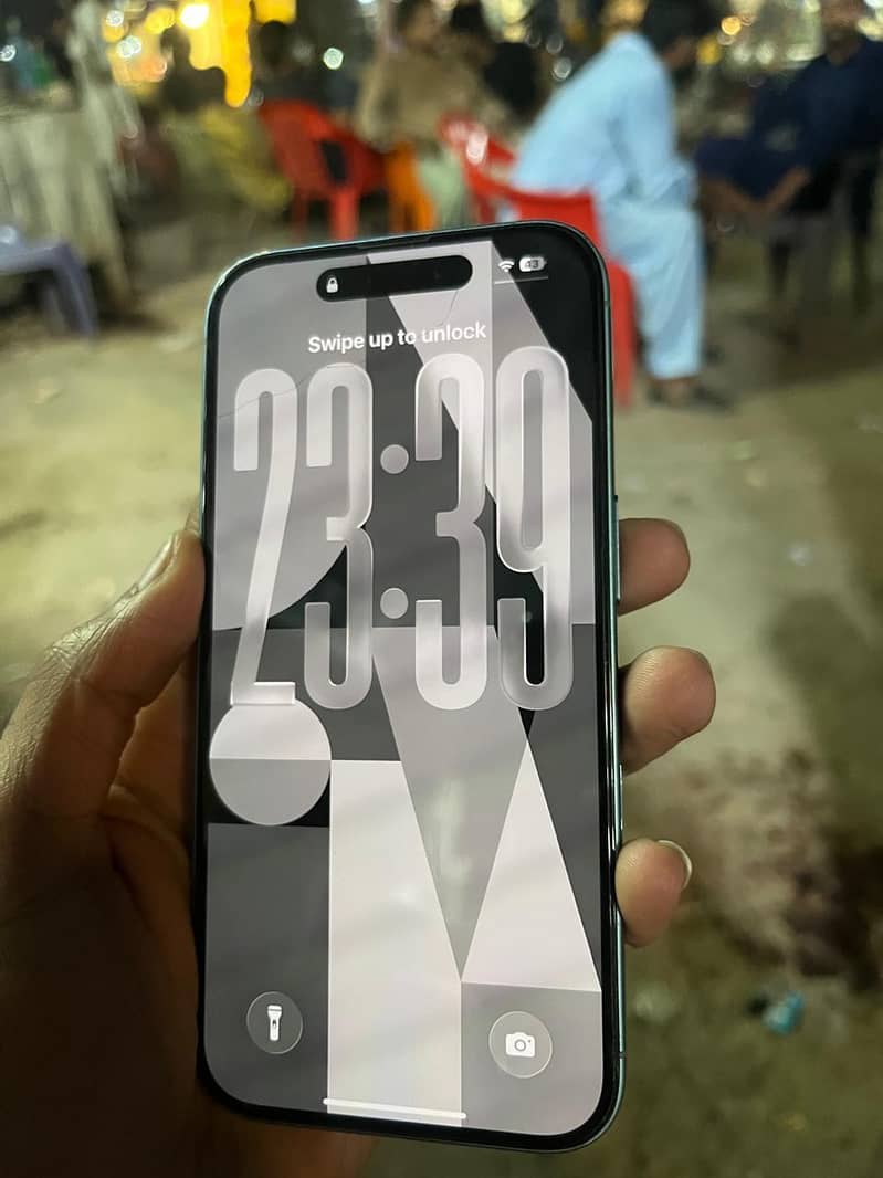 Apple iPhone 16 0