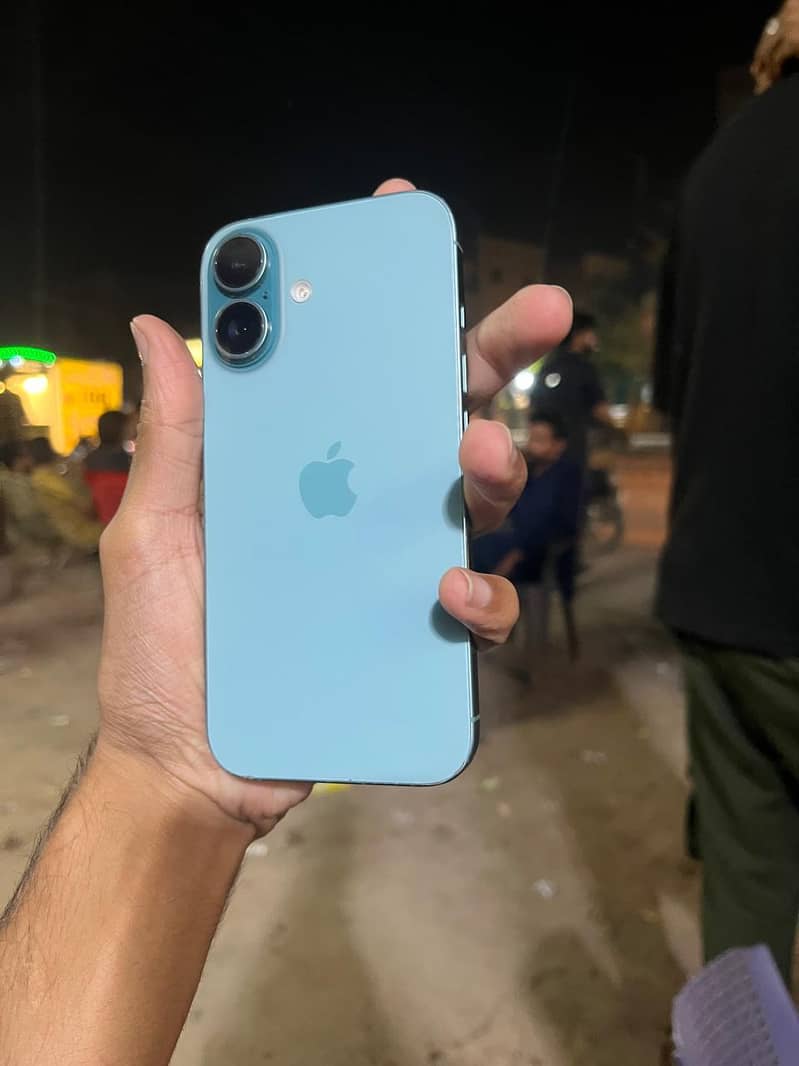 Apple iPhone 16 1