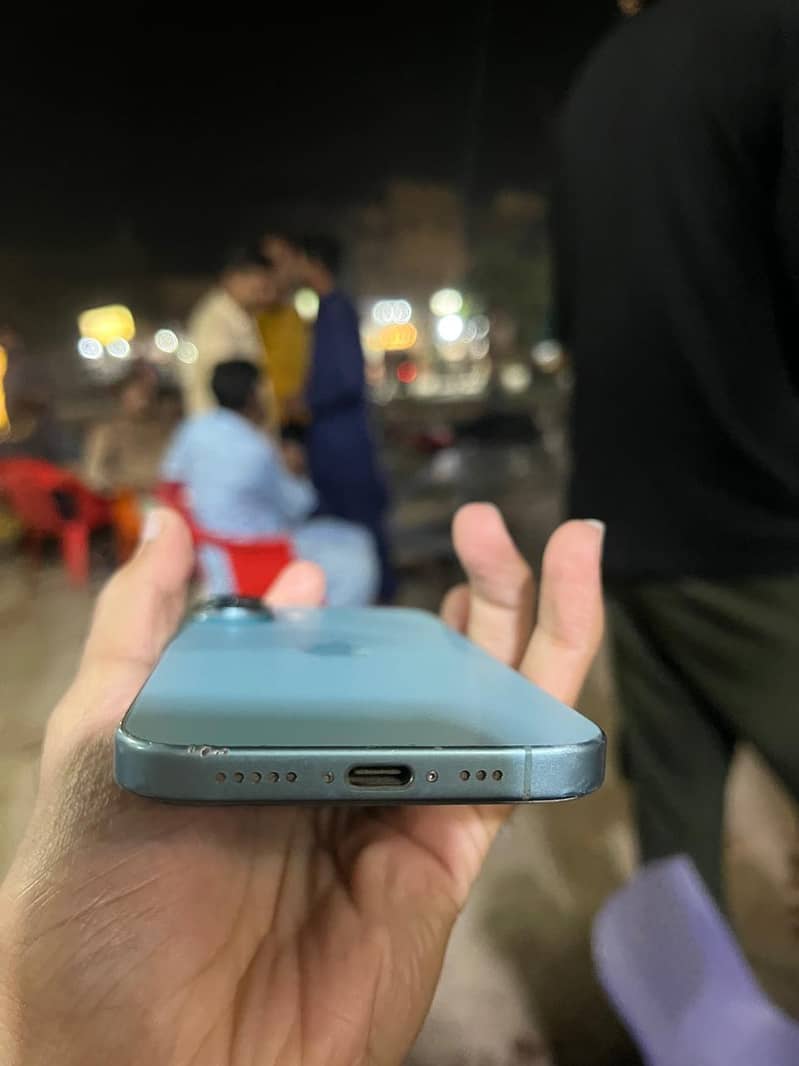 Apple iPhone 16 2