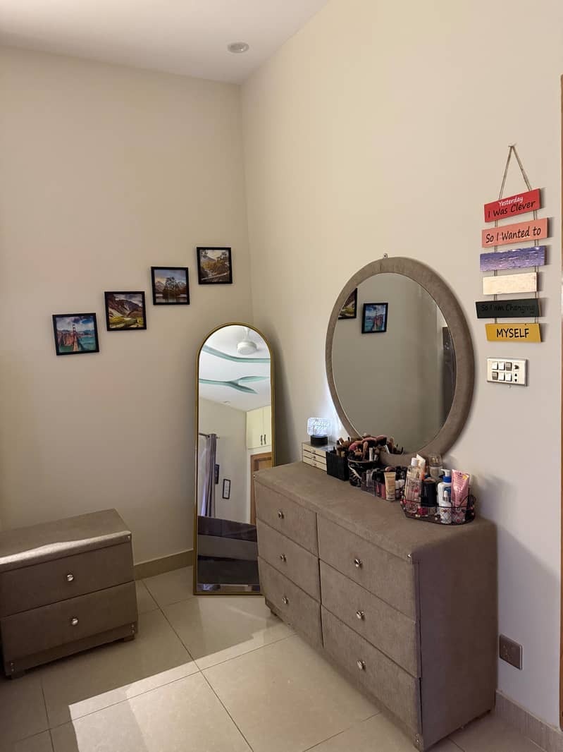 King bed with side tables 4