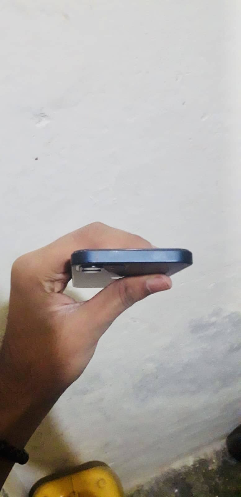 Apple iPhone 12 4