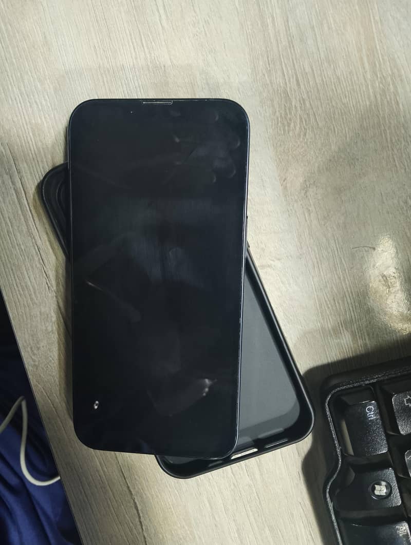 Apple iPhone 13 1