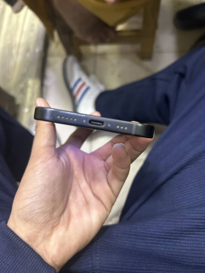 Apple iPhone 15 3