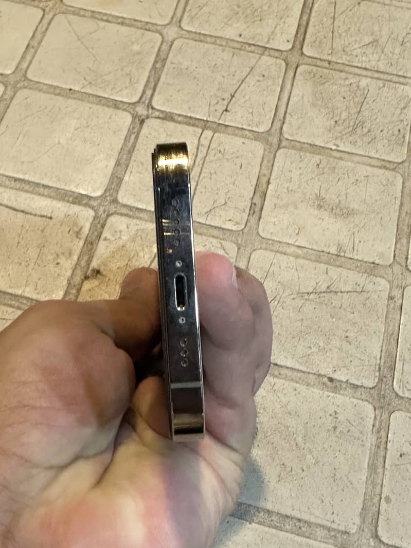 Apple iPhone 13 Pro 2