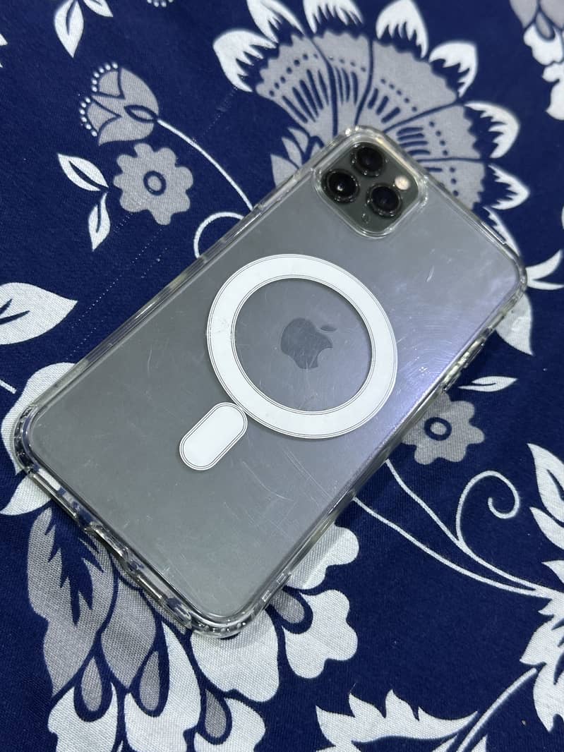 Apple iPhone 11 Pro Max 2