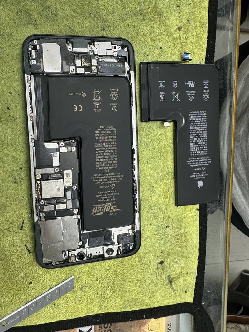 Apple iPhone 11 Pro Max 7