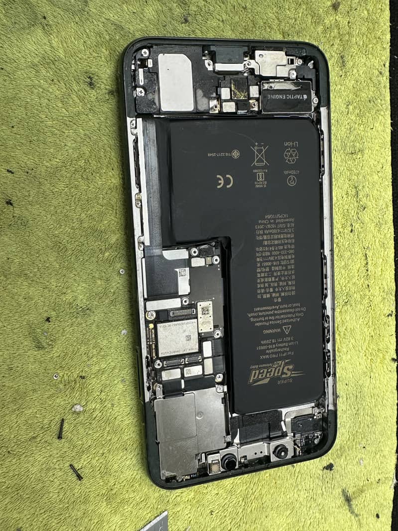 Apple iPhone 11 Pro Max 8
