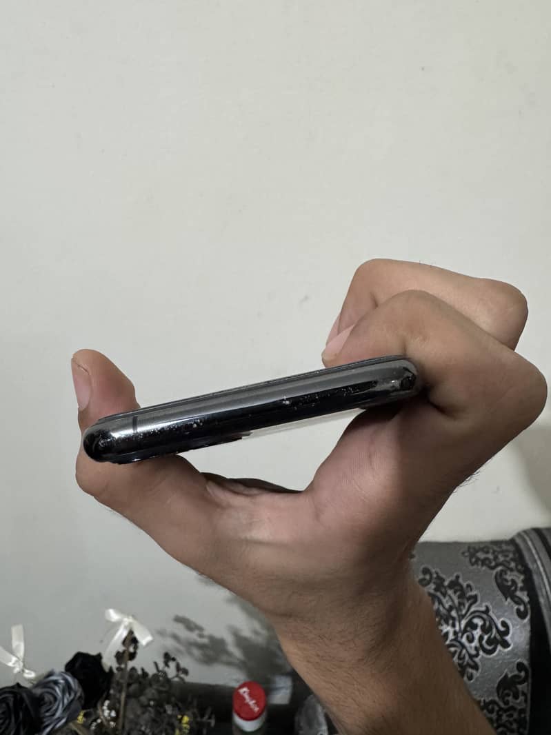 iPhone 11 Pro 3