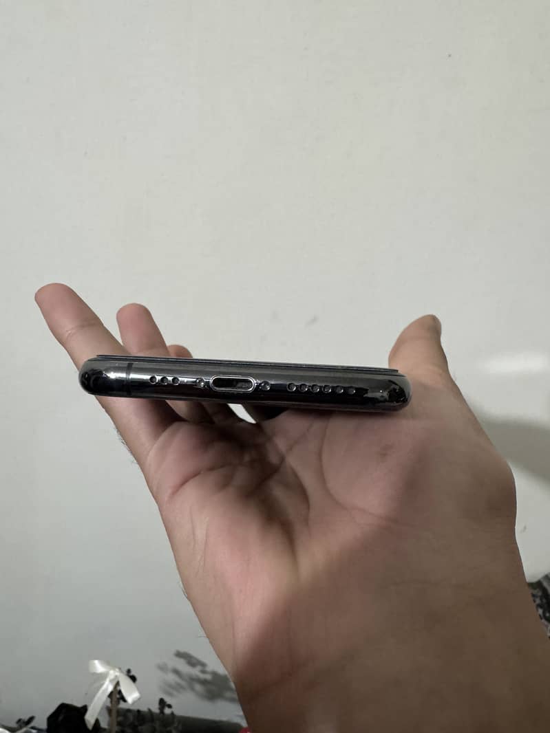 iPhone 11 Pro 5
