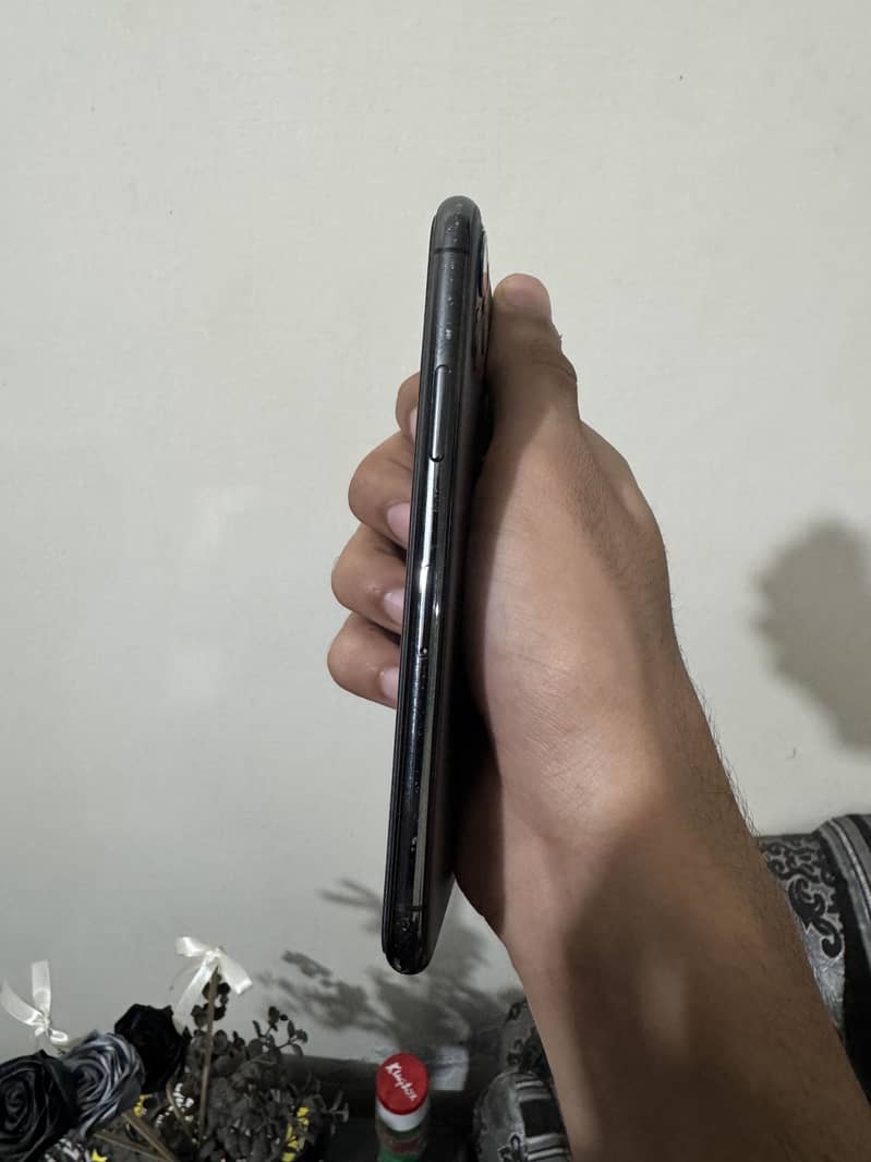 iPhone 11 Pro 6
