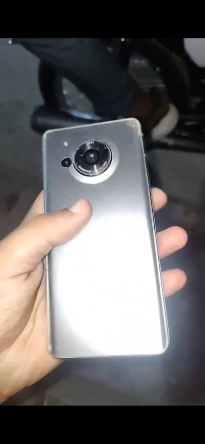 Sharp Aquos Sense7