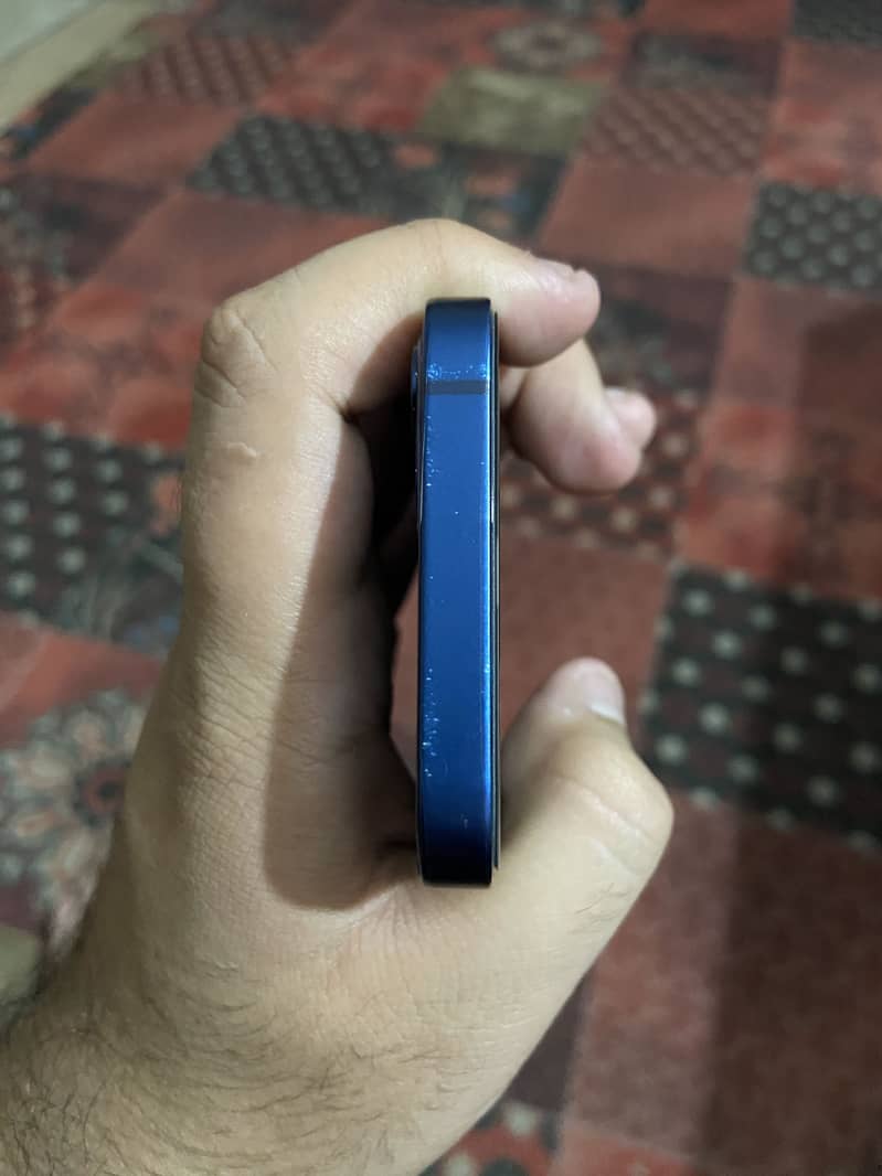 Apple iPhone 12 mini 0