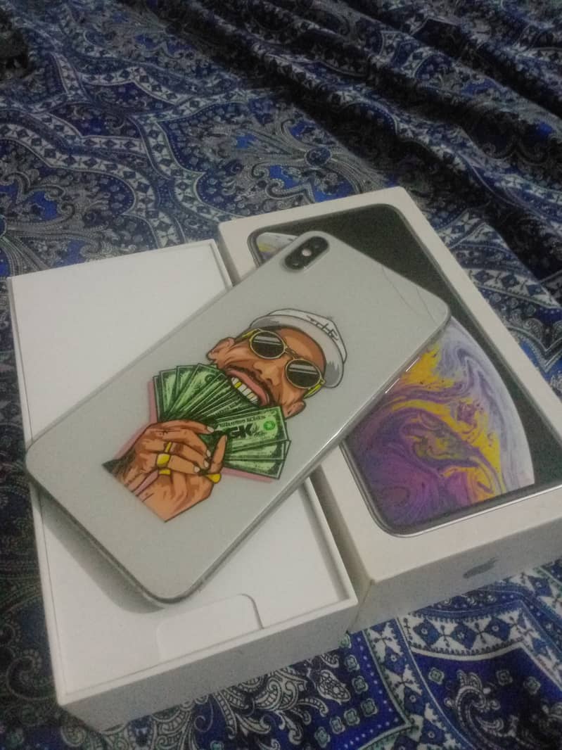 Apple iPhone XS Max 0