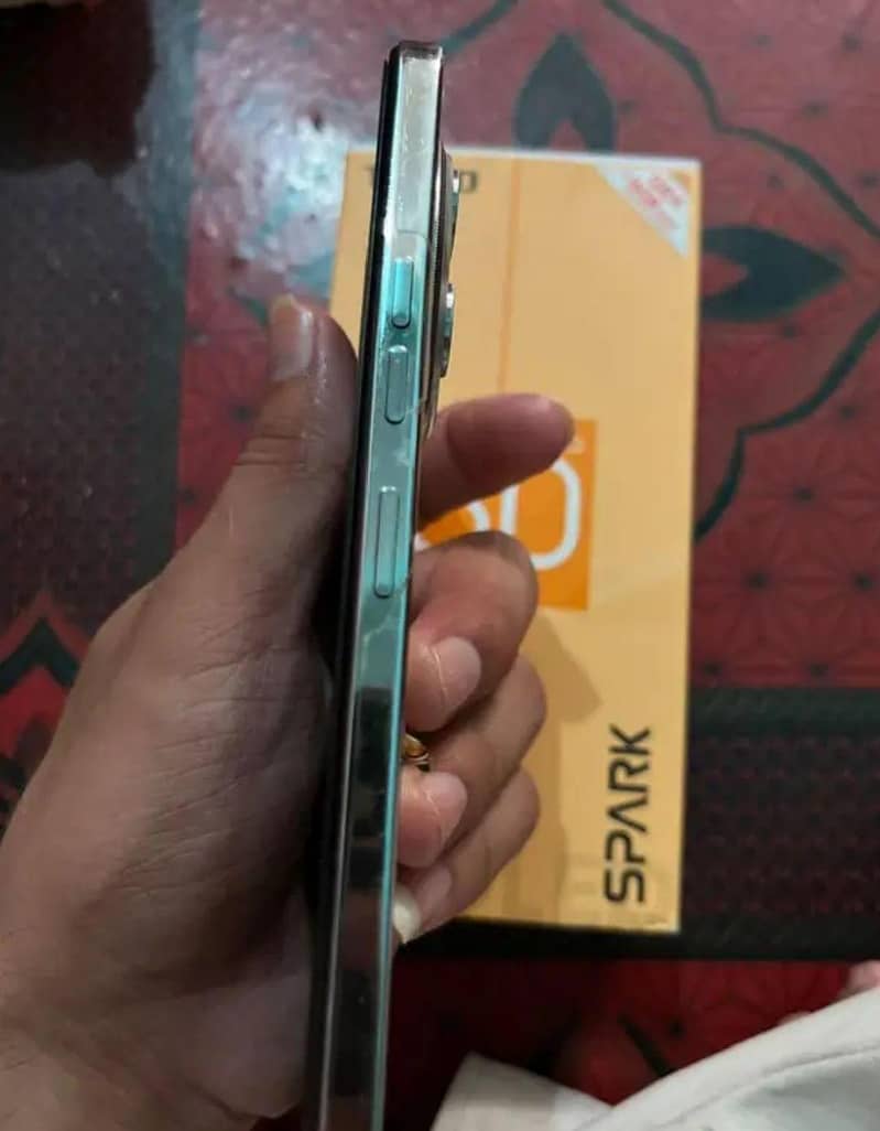 Tecno SPARK 30 Pro 3