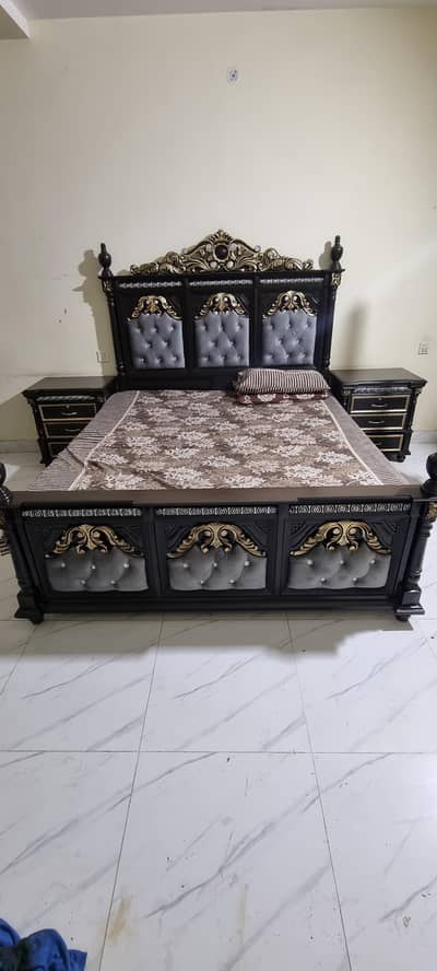 BED SET CHANIOTI PURE WOOD BED WITH SIDE TABLE AND CHAIR AND MIRROR