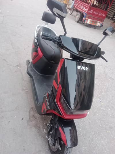 400 km chali ha abi bilkul new ha abi scooty