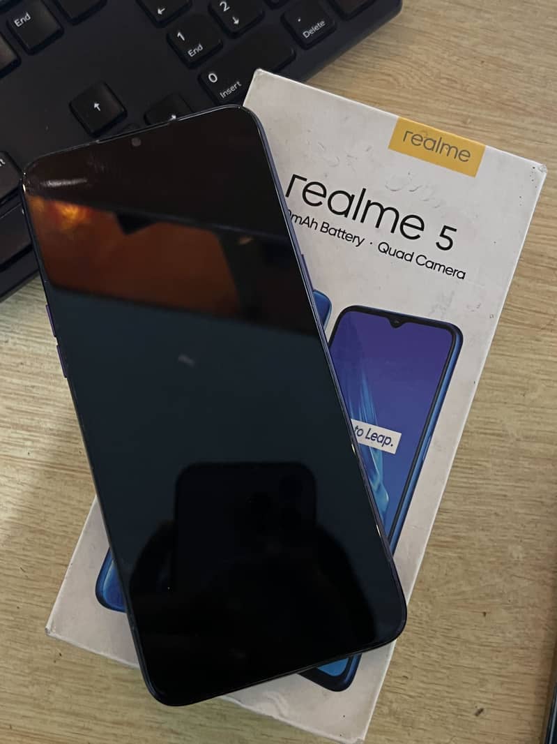 Realme 5i 0