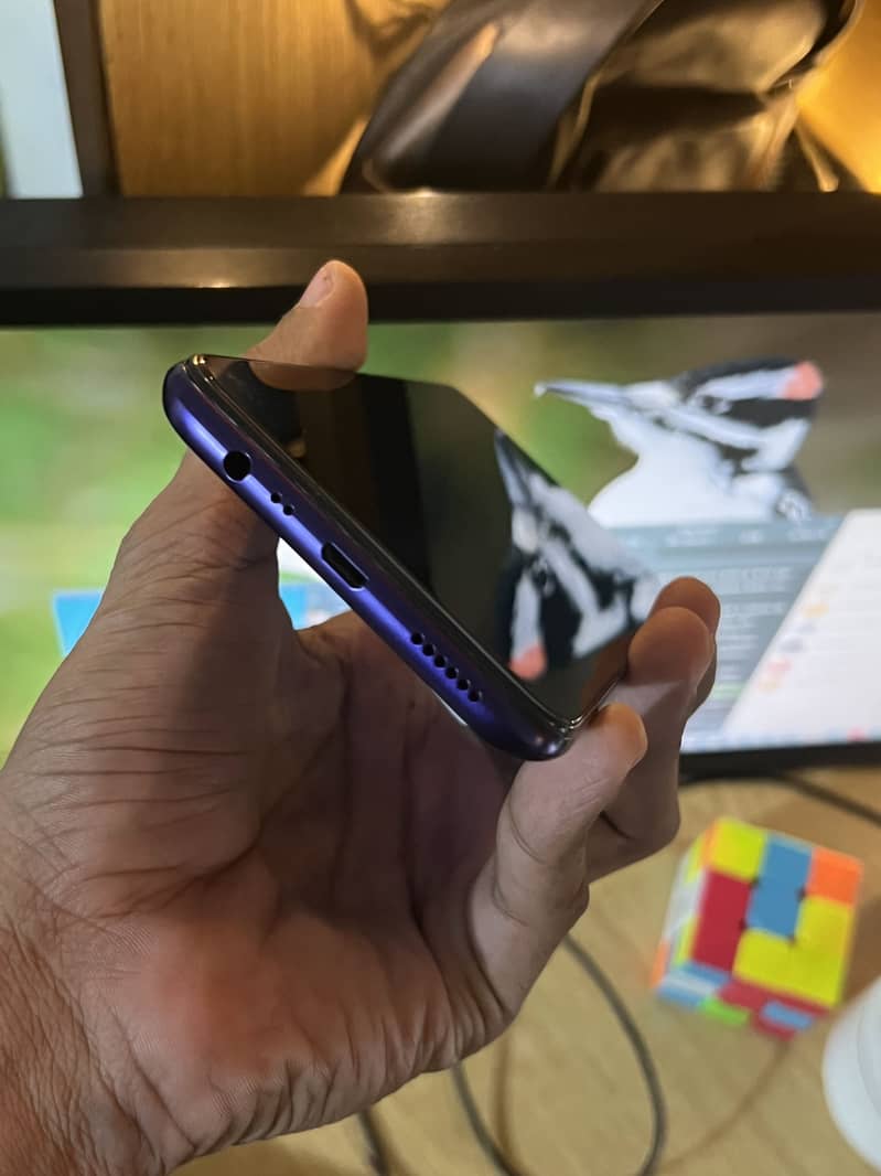 Realme 5i 4