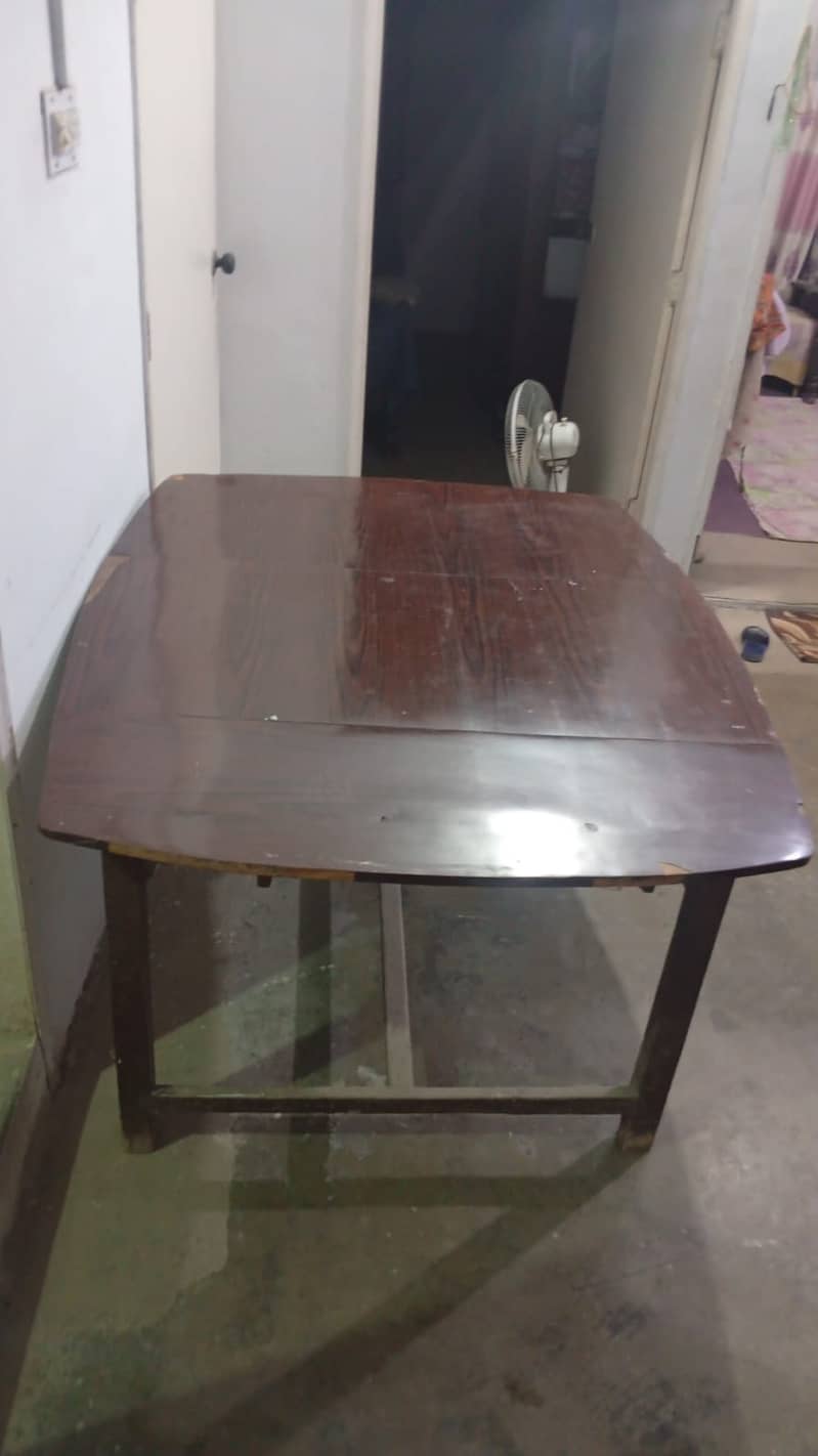Dining table03222564277 1