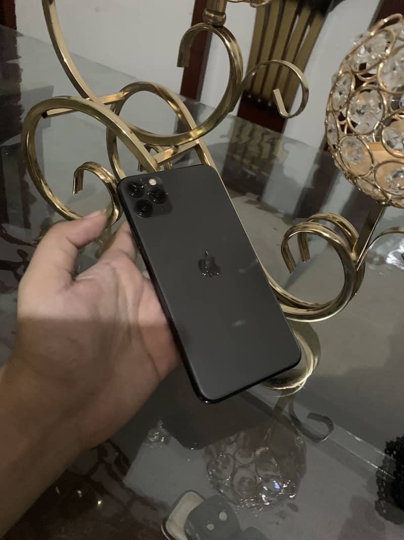 Apple iPhone 11 Pro Max 1