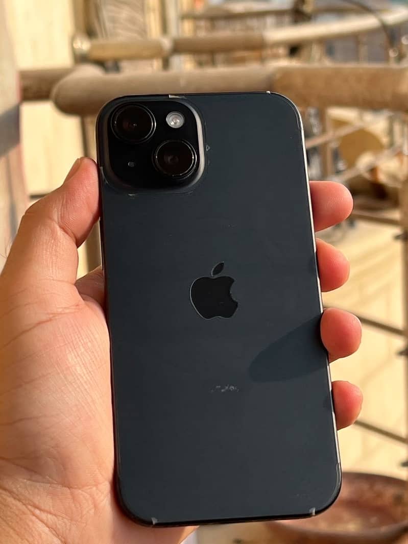 Apple iPhone 15 4
