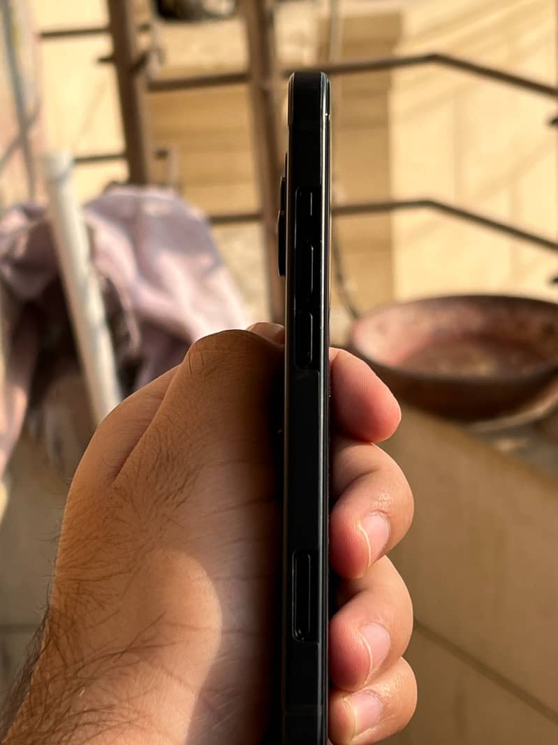 Apple iPhone 15 6