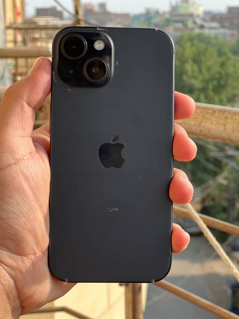 Apple iPhone 15 12