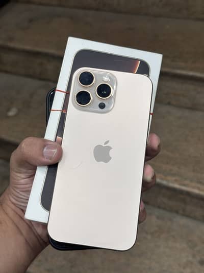 Apply i phone 16 pro max