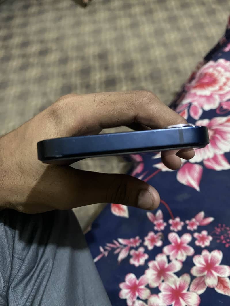 Apple iPhone 12 2