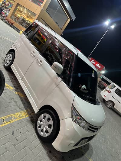 Nissan Roox 2014