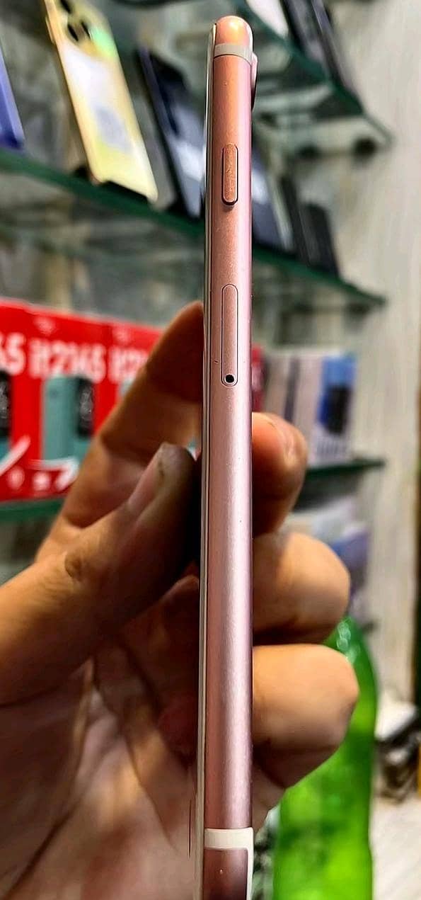 Apple iPhone 7 1