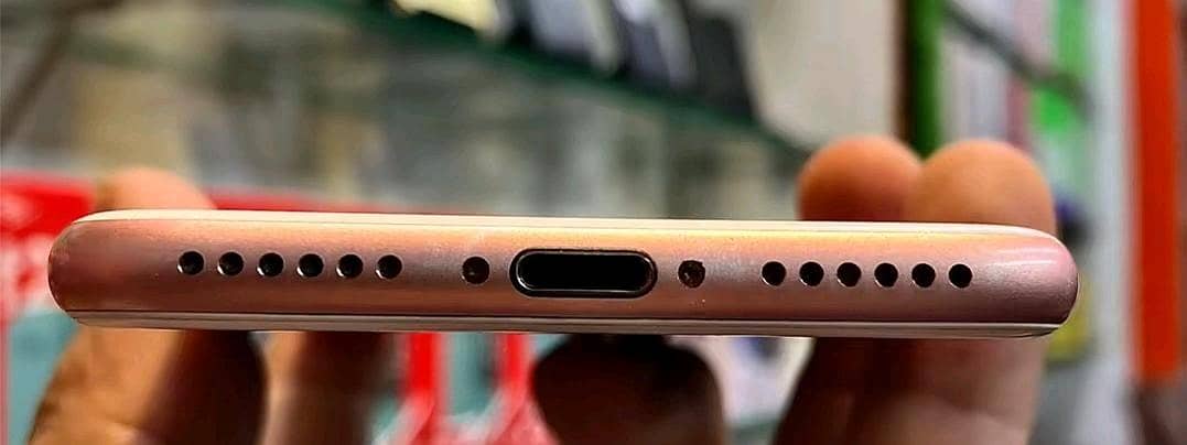 Apple iPhone 7 3