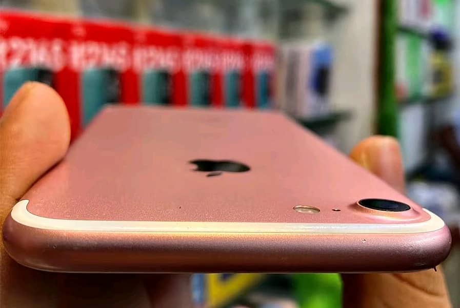 Apple iPhone 7 4