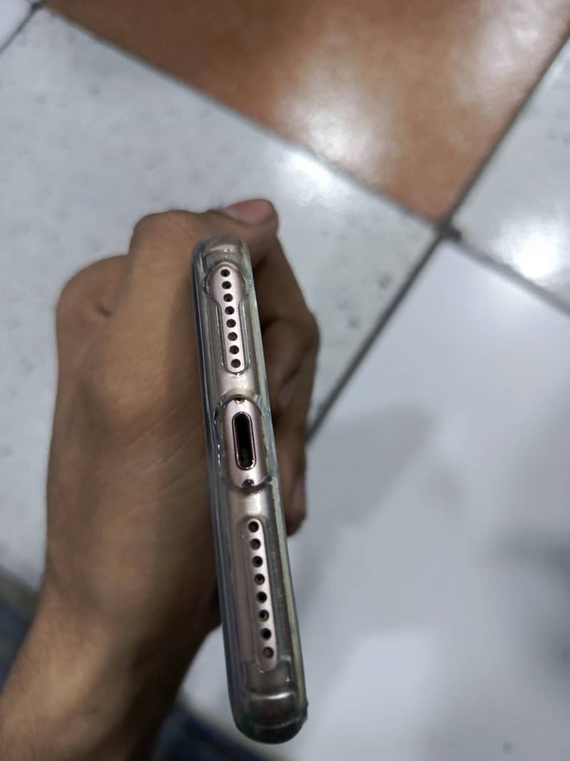 Apple iPhone 8 Plus 1