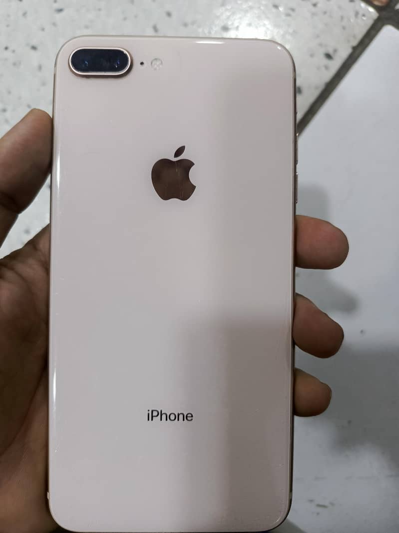 Apple iPhone 8 Plus 3