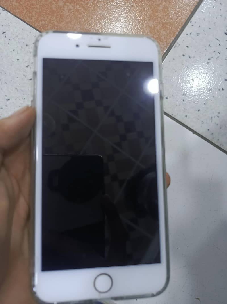 Apple iPhone 8 Plus 4