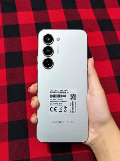 Spark 40 pro