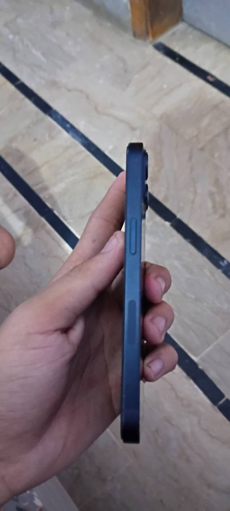 Apple iPhone 13 4