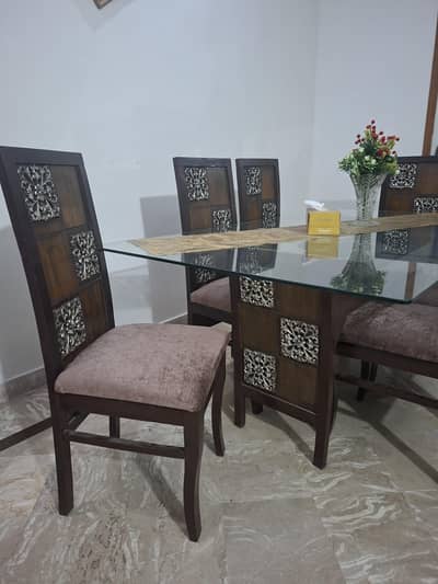 dinning table with 6 chairs